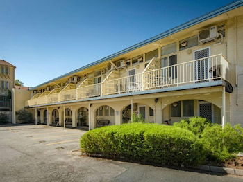 Canberra Short Term And Holiday Accommodation - Melbourne Tourism 1