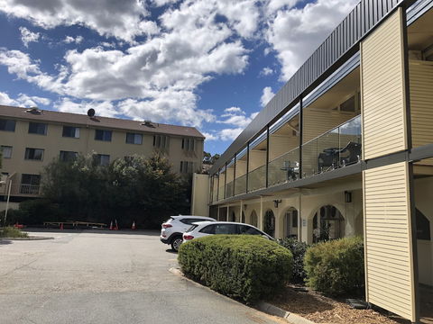 Canberra Short Term And Holiday Accommodation - Melbourne Tourism 0