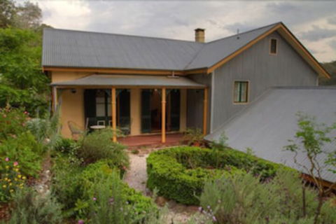 Tizzana Winery Bed & Breakfast - Melbourne Tourism 1