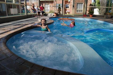 Arkana Motor Inn & Terrace Apartments - Melbourne Tourism 3