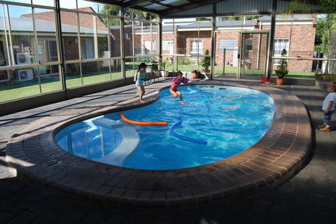 Arkana Motor Inn & Terrace Apartments - Melbourne Tourism 6