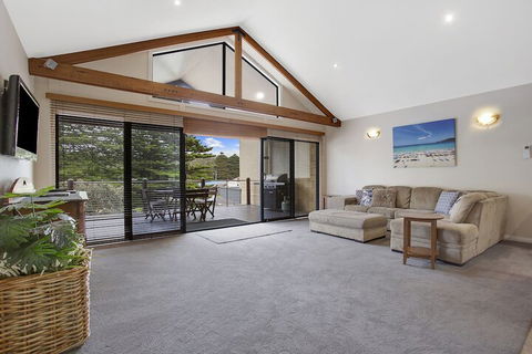 Sea Foam Villas - Melbourne Tourism 7