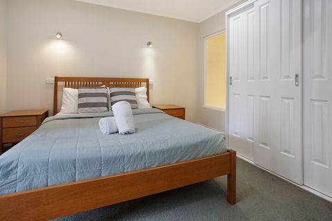 Sea Foam Villas - Melbourne Tourism 4