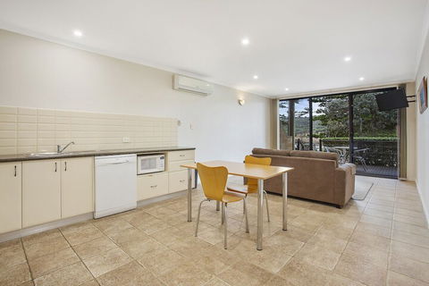 Sea Foam Villas - Melbourne Tourism 6