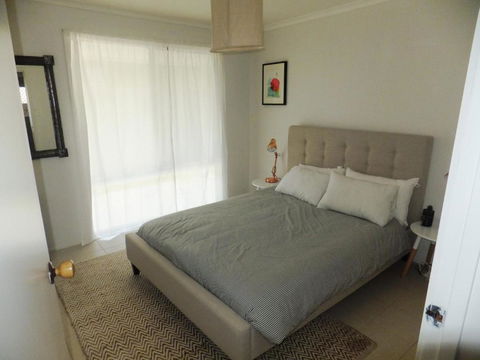 TERRIFIC On TAMARA CRESCENT - Melbourne Tourism 1