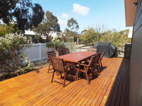 TERRIFIC On TAMARA CRESCENT - Melbourne Tourism 4