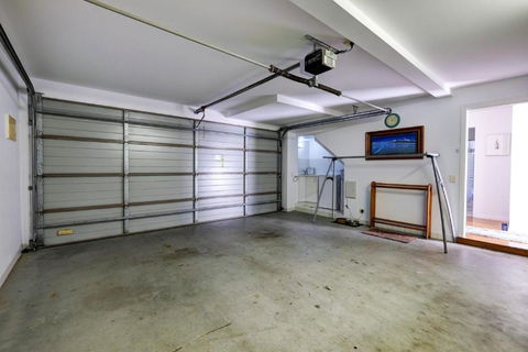 BEACH BAY BEE PET FRIENDLY - Melbourne Tourism 1