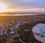 Angourie Blue 7 stroll to surfing beaches. - Melbourne Tourism