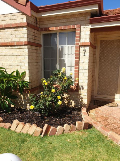 Beachside Retreat 2 - Melbourne Tourism 4