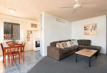 Yamba Towers 2 - Melbourne Tourism 6