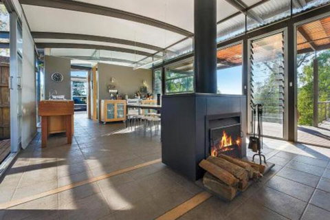 Howes Valley Hideaway Your Escape To The Wilderness - Melbourne Tourism 0