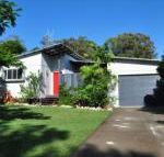 10 Double Island Drive Modern family home centrally located swimming pool  outdoor area - Melbourne Tourism