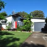 10 Double Island Drive Modern Family Home Centrally Located Swimming Pool & Outdoor Area - Melbourne Tourism 0