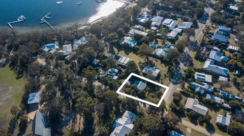 Kambera Pet Friendly Cottage On Raymond Island - Melbourne Tourism 3