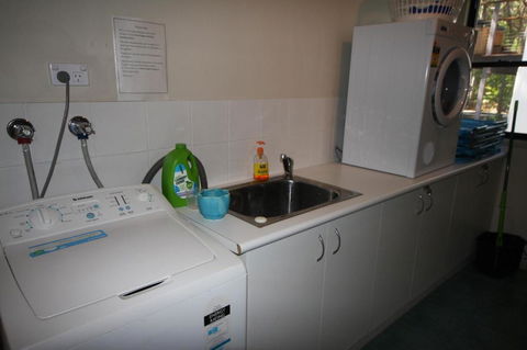 1 Naiad Court Lowset Family Home With Swimming Pool & Covered Deck. Pet Friendly - Melbourne Tourism 6
