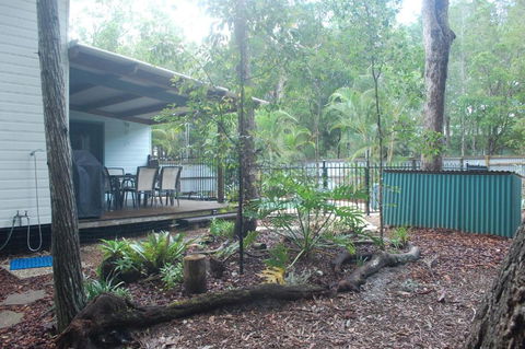 1 Naiad Court Lowset Family Home With Swimming Pool & Covered Deck. Pet Friendly - Melbourne Tourism 3