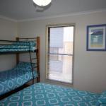 1 Naiad Court Lowset Family Home With Swimming Pool & Covered Deck. Pet Friendly - Melbourne Tourism 0