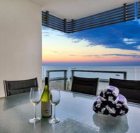 Oceana Darwin Central Oceanfront 3 bedroom 2 Lounge Room Pool Gym Tennis Court Sleeps 9 - Melbourne Tourism