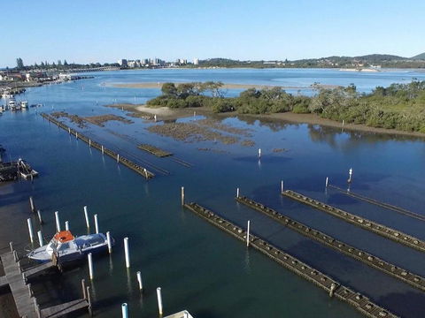 Fairholme 8 Perfect Lakefront Position - Melbourne Tourism 4