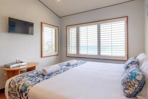 Claytons 9 - Melbourne Tourism 3