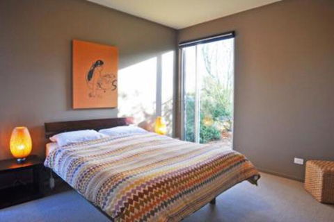 THE Lake House - Surf Side - Melbourne Tourism 5
