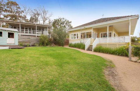 BEACHSIDE GETAWAY DROMANA - Melbourne Tourism 6