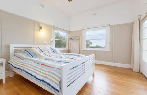 BEACHSIDE GETAWAY DROMANA - Melbourne Tourism 3