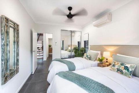 WINDFALL In PALM COVE - Melbourne Tourism 3