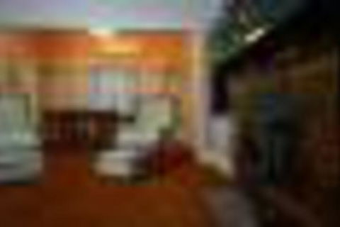 Skymirror Cottage - Melbourne Tourism 3