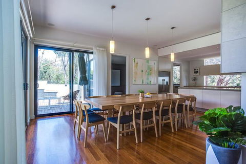 Kalina Retreat Tennis & Pool - Melbourne Tourism 1