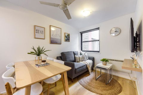 WOW Apartment On Flinders - Melbourne Tourism 1