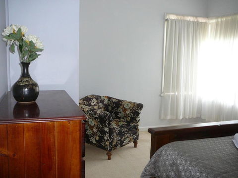 BEACHPOINT COTTAGE - Melbourne Tourism 6