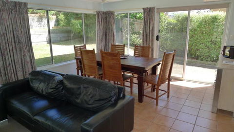 BEACHPOINT COTTAGE - Melbourne Tourism 3
