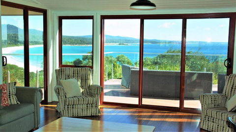 DOLPHIN LOOKOUT COTTAGE Amazing Views Of The Bay Of Fires - Melbourne Tourism 3