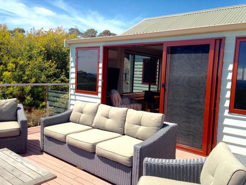 DOLPHIN LOOKOUT COTTAGE Amazing Views Of The Bay Of Fires - Melbourne Tourism 4