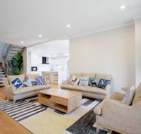 Lux Style 4BR Townhouseashwood - Melbourne Tourism