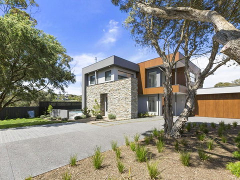 ANCHORAGE MOUNT MARTHA - Melbourne Tourism 5