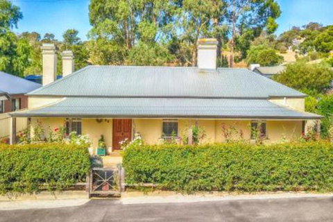 Captain Roddas Cottage - Melbourne Tourism 0