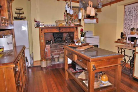 Captain Roddas Cottage - Melbourne Tourism 6