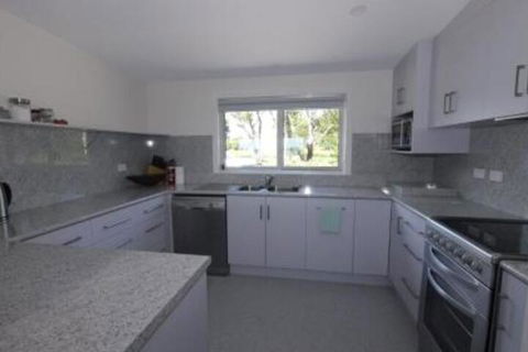 Umtali Beach House - Melbourne Tourism 0