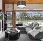 Casa sul lago quite simply a very special place - Melbourne Tourism