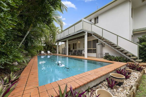 Fabulous Pet Friendly Family Home - 3 Carribean Court - Melbourne Tourism 1
