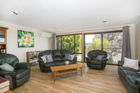 Deering 106 ULLADULLA - Melbourne Tourism 6