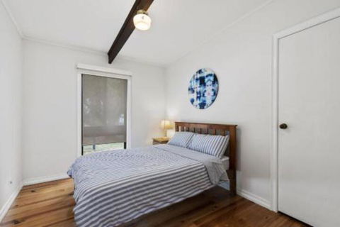 THE BEACH HIVE PET FRIENDLY (OUTSIDE ONLY) INLET SIDE - Melbourne Tourism 1