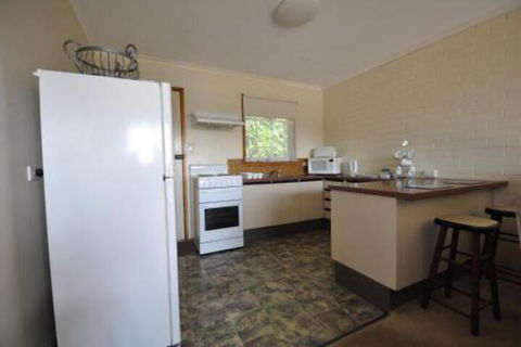 Ballymena Holiday Units - Melbourne Tourism 2