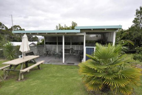 Ballymena Holiday Units - Melbourne Tourism 6