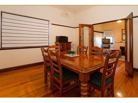 Fairholme Apartment - Melbourne Tourism 3