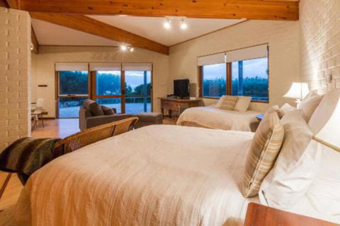 Yallingups Best Located Beach House - Melbourne Tourism 7