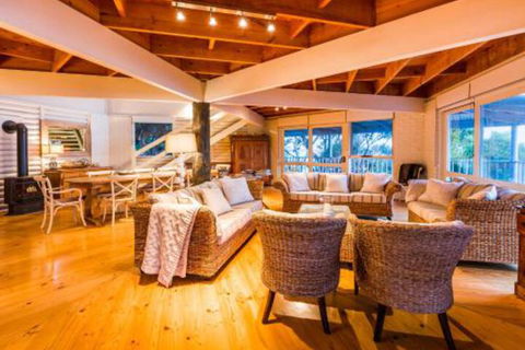 Yallingups Best Located Beach House - Melbourne Tourism 4