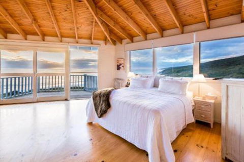 Yallingups Best Located Beach House - Melbourne Tourism 5